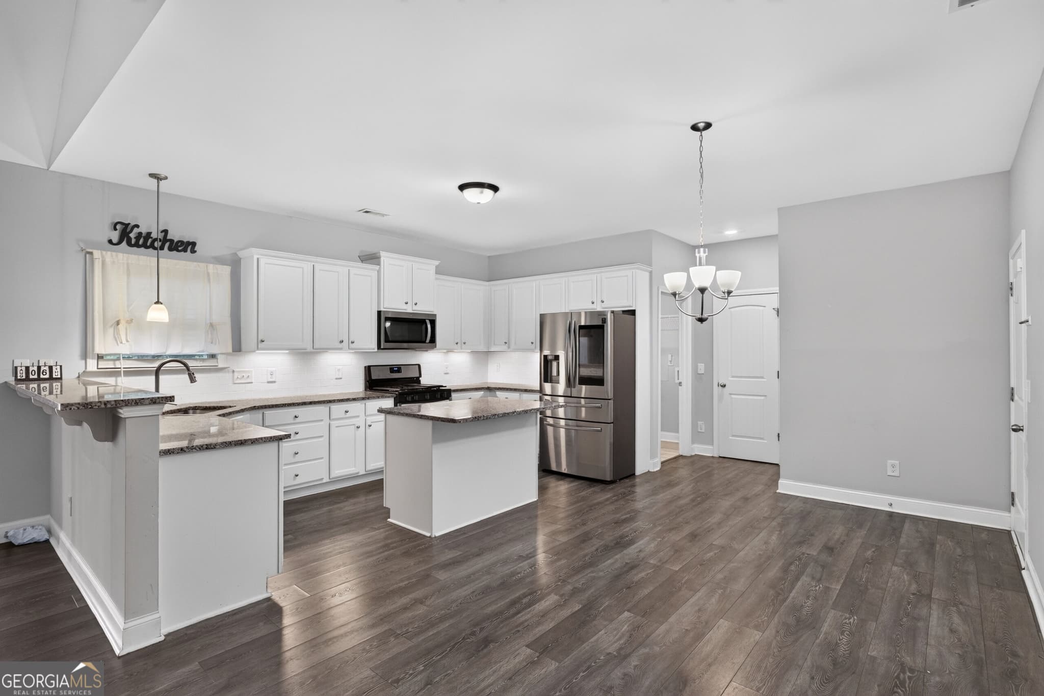 4 bedroom, 2.5 bathroom, 2,619 sq ft single family residence for sale at 328 Smallwood Lane, Douglasville, GA 30134 — photo 7