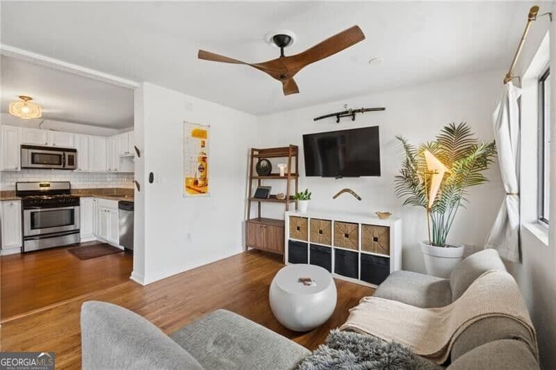 2 bedroom, 1 bathroom, 804 sq ft condominium for rent at 1355 Euclid Avenue 3A, Atlanta, GA 30307 for $2,000 a month — photo 7