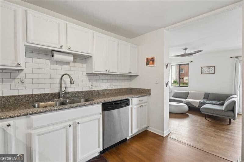 2 bedroom, 1 bathroom, 804 sq ft condominium for rent at 1355 Euclid Avenue 3A, Atlanta, GA 30307 for $2,000 a month — photo 3