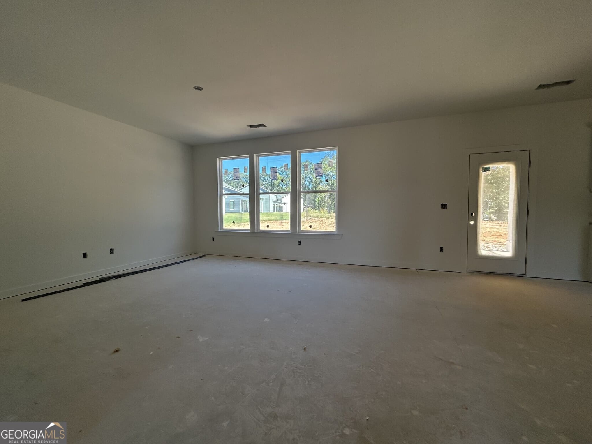 4 bedroom, 2.5 bathroom, 2,157 sq ft single family residence for sale at 210 Ruby Robin Drive, Jefferson, GA 30549 — photo 5