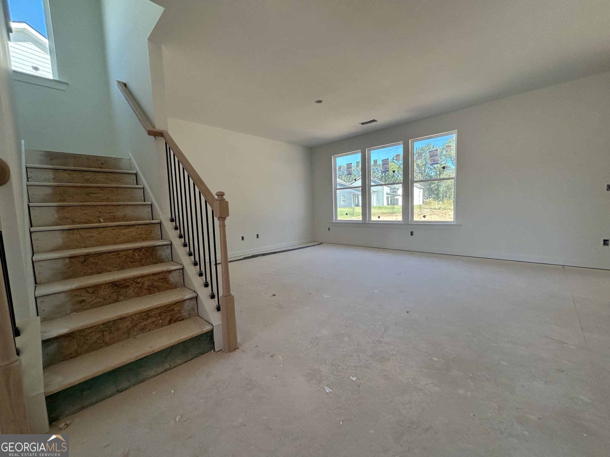 4 bedroom, 2.5 bathroom, 2,157 sq ft single family residence for sale at 210 Ruby Robin Drive, Jefferson, GA 30549 — photo 4