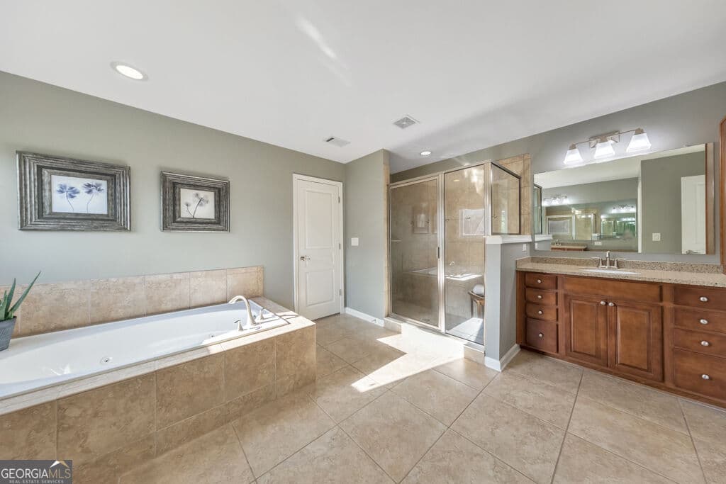 5 bedroom, 5 bathroom single family residence for sale at 3755 Guildhall Trail, Marietta, GA 30066 — photo 5