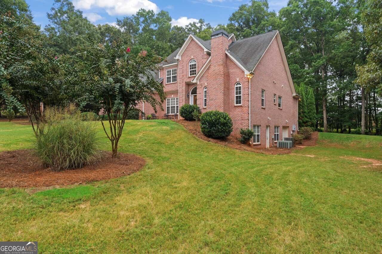 3 bedroom, 2.5 bathroom, 3,435 sq ft single family residence for sale at 1114 Charleston Ridge, Mcdonough, GA 30252 — photo 3
