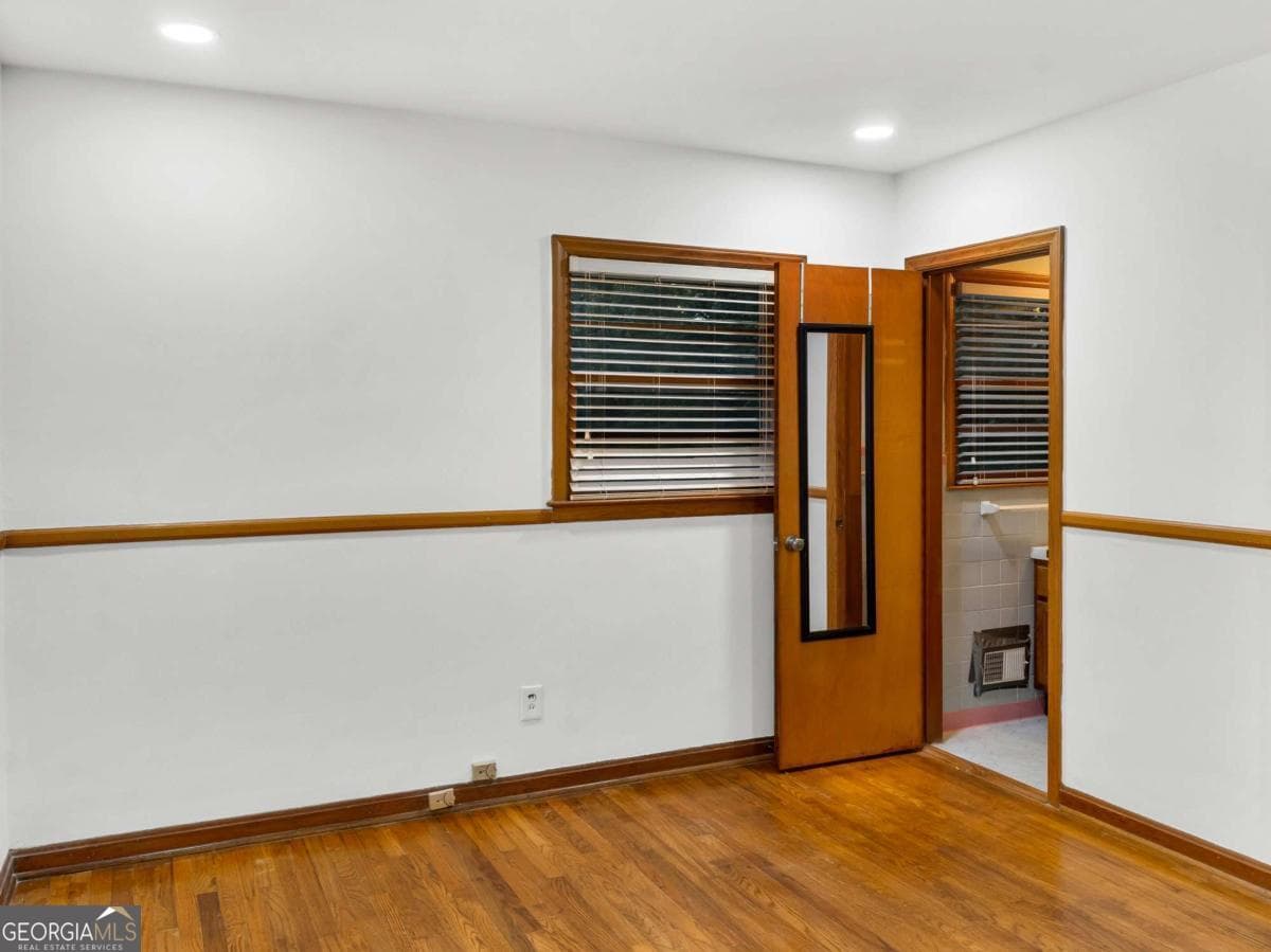 3 bedroom, 2.5 bathroom, 1,141 sq ft single family residence for sale at 2560 Wood Valley Drive, East Point, GA 30344 — photo 9