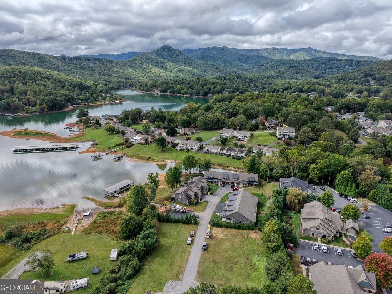 3 bedroom, 2.5 bathroom, 2,075 sq ft single family residence under contract at 98 Brett Way F, Hiawassee, GA 30546 — photo 4