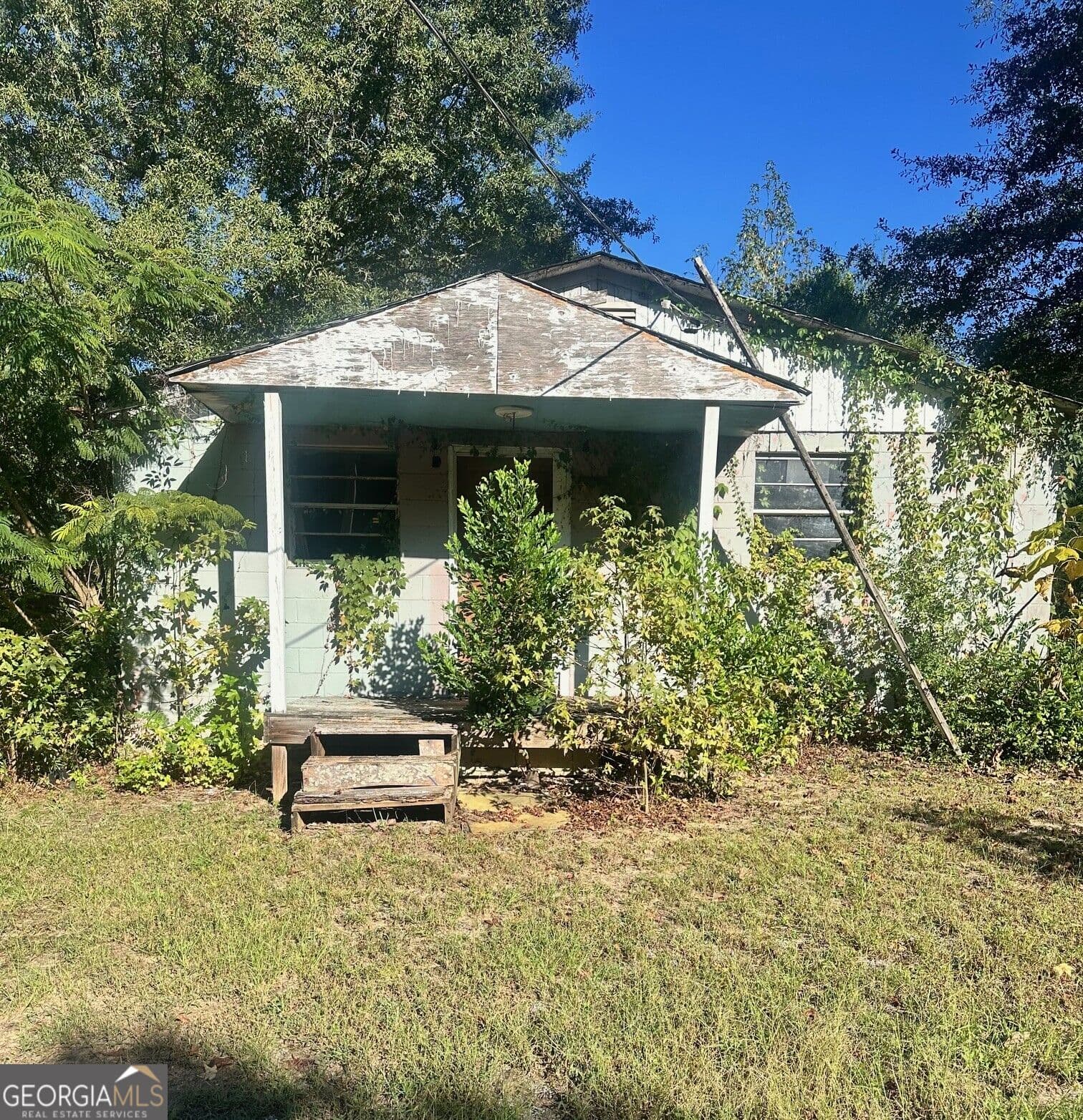 4 bedroom, 2 bathroom, 1,040 sq ft single family residence for sale at 1043 Chestney Street, Macon, GA 31217