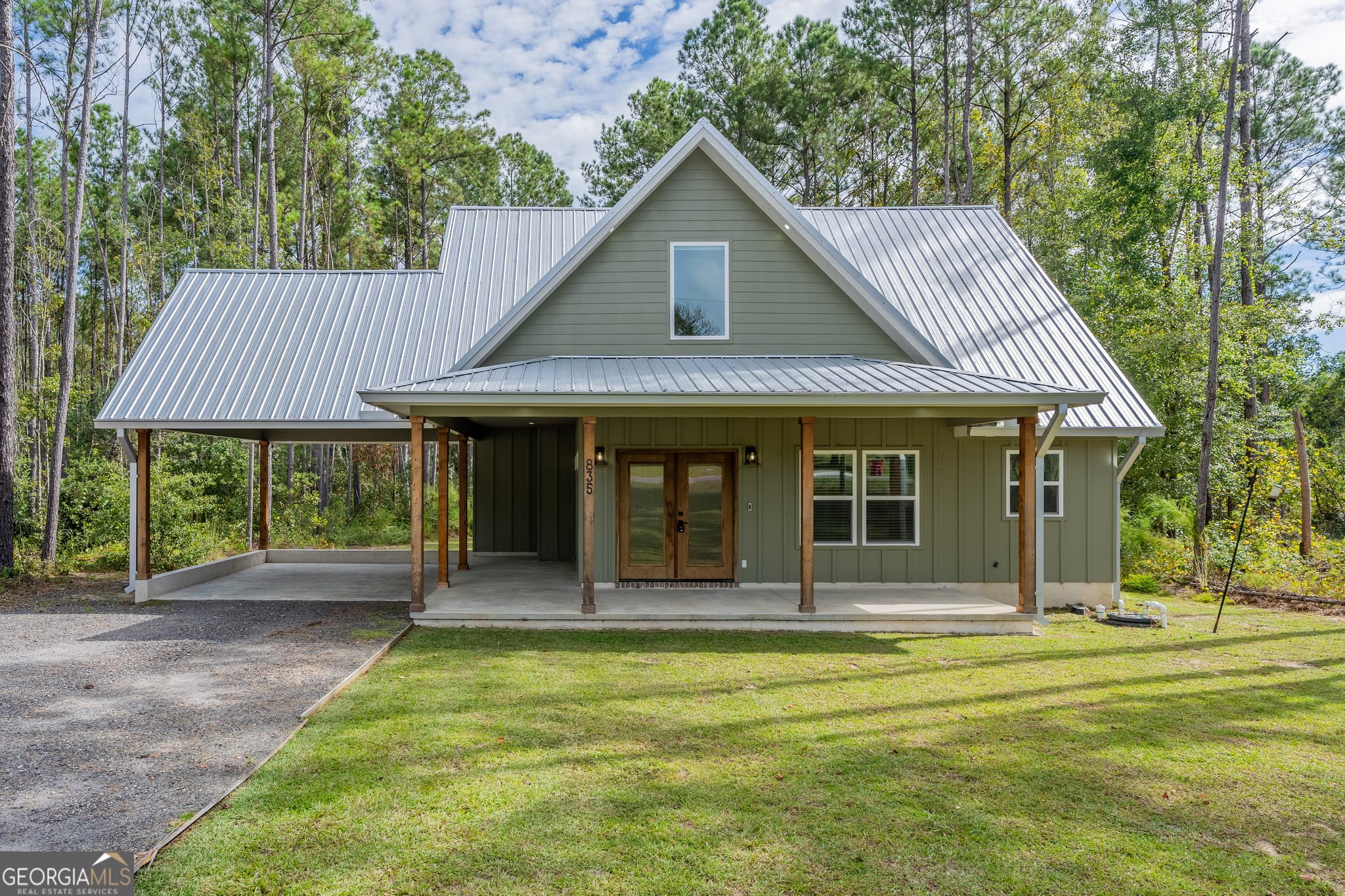 3 bedroom, 2 bathroom, 1,492 sq ft single family residence sold at 835 Azalea Street, Blackshear, GA 31516