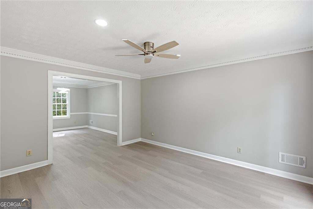 7 bedroom, 4 bathroom, 3,897 sq ft single family residence for sale at 24 Planters Drive, Lilburn, GA 30047 — photo 8
