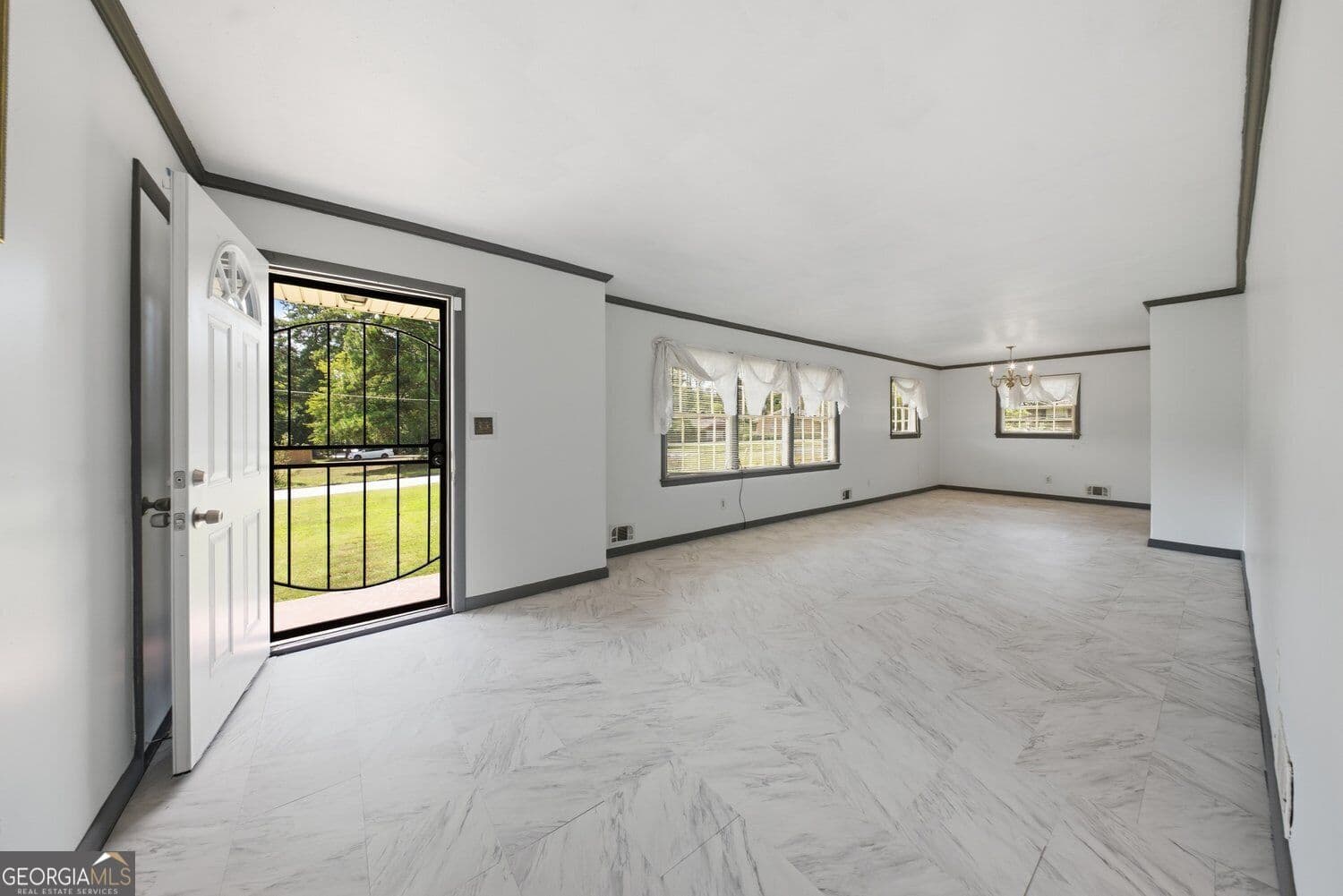 3 bedroom, 2 bathroom, 1,936 sq ft single family residence for sale at 6622 Hawes Drive, Lithonia, GA 30058 — photo 2