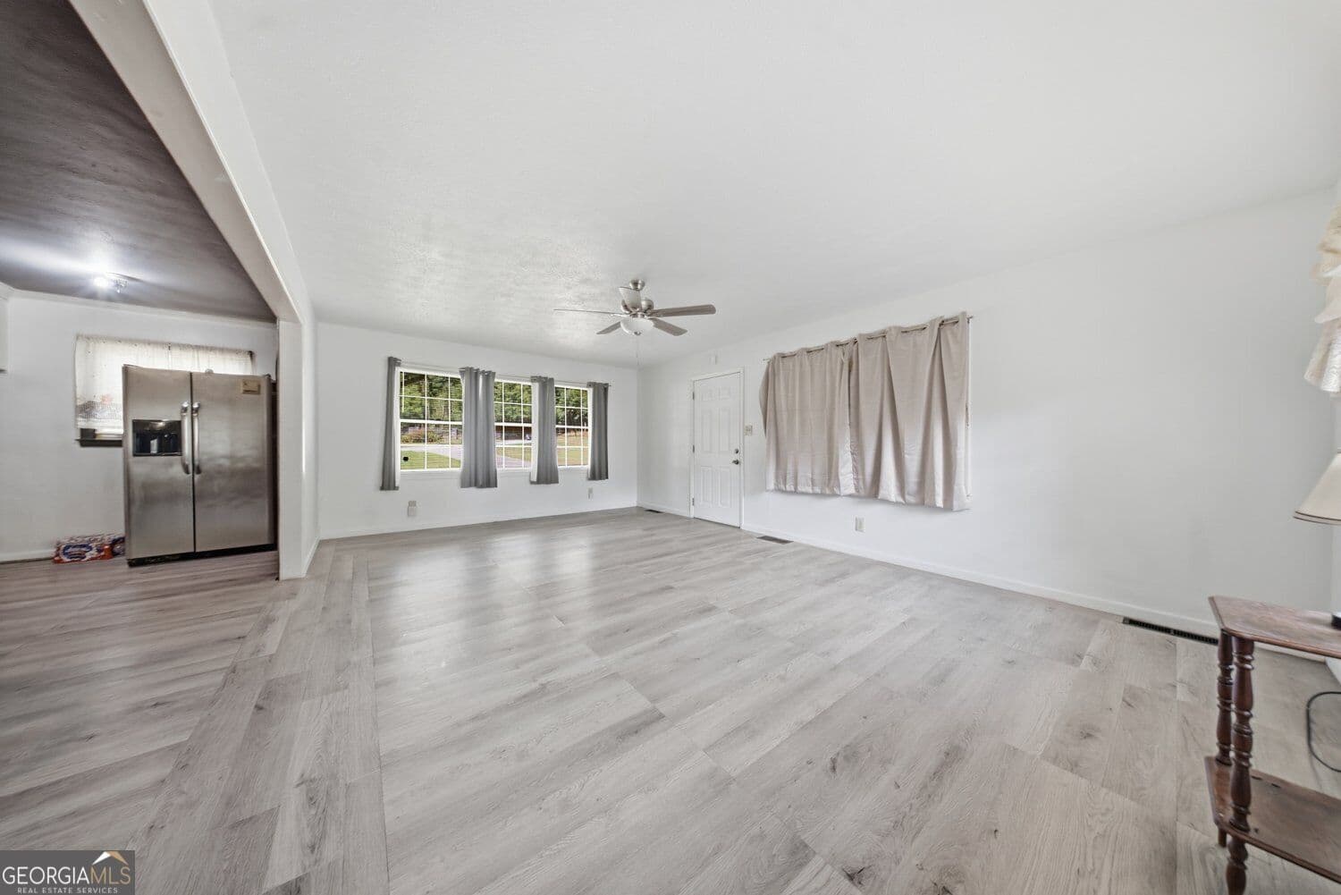 3 bedroom, 2 bathroom, 1,936 sq ft single family residence for sale at 6622 Hawes Drive, Lithonia, GA 30058 — photo 8