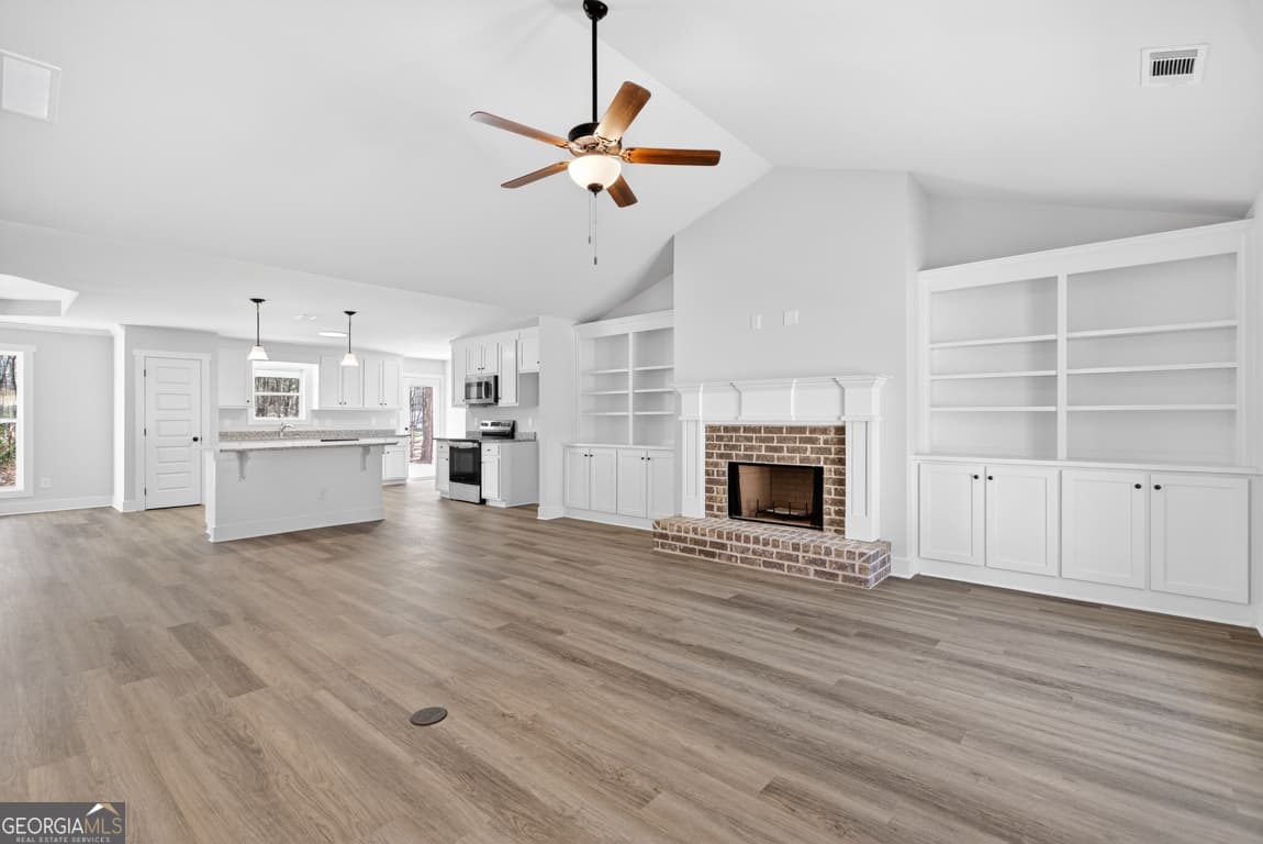 4 bedroom, 3 bathroom, 2,150 sq ft single family residence for sale at 16 Mockingbird Lane 38, Winder, GA 30680 — photo 3