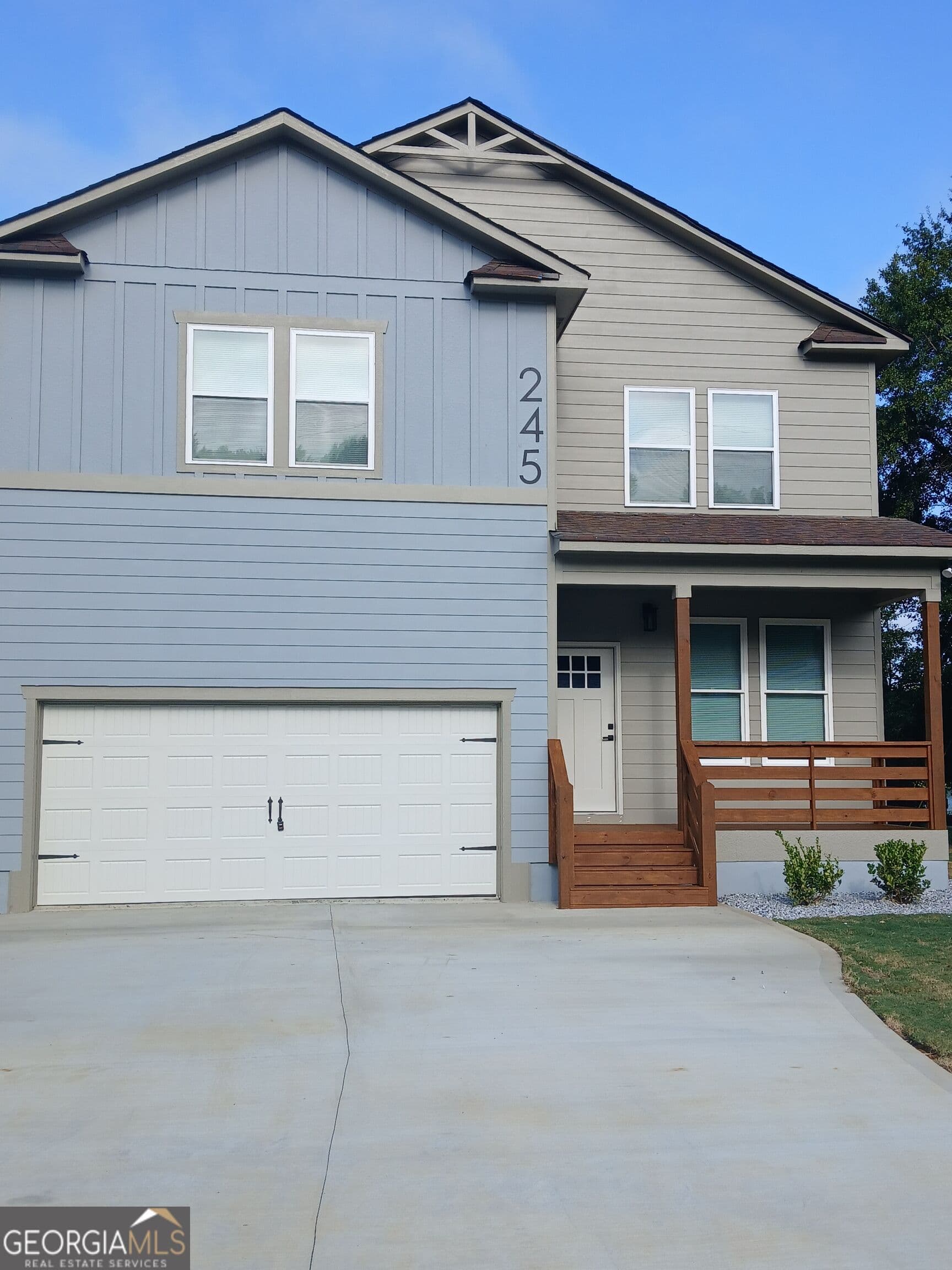 5 bedroom, 3.5 bathroom, 2,700 sq ft single family residence for rent at 245 Lakeview Drive, Locust Grove, GA 30248 for $3,000 a month — photo 1 of 22