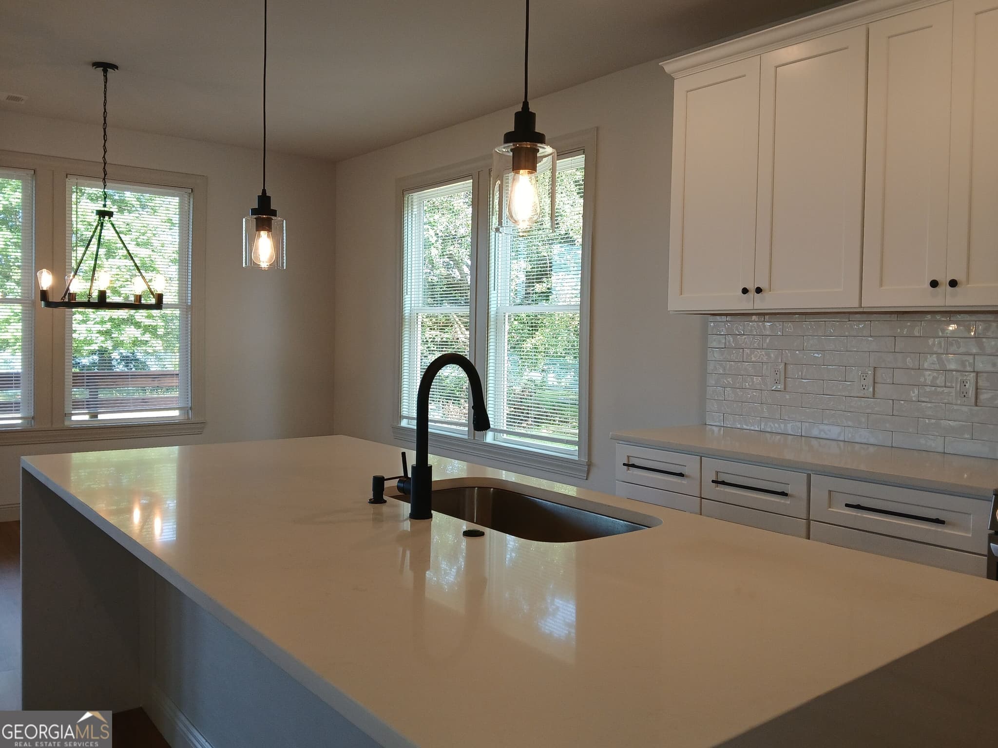 5 bedroom, 3.5 bathroom, 2,700 sq ft single family residence for rent at 245 Lakeview Drive, Locust Grove, GA 30248 for $3,000 a month — photo 8