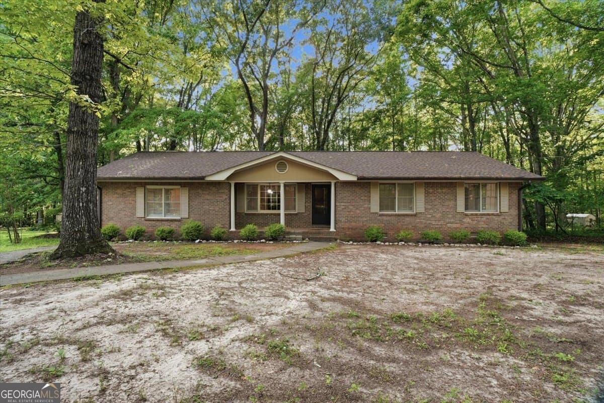 3 bedroom, 2 bathroom, 1,800 sq ft single family residence sold at 129 Diane Drive, Griffin, GA 30223