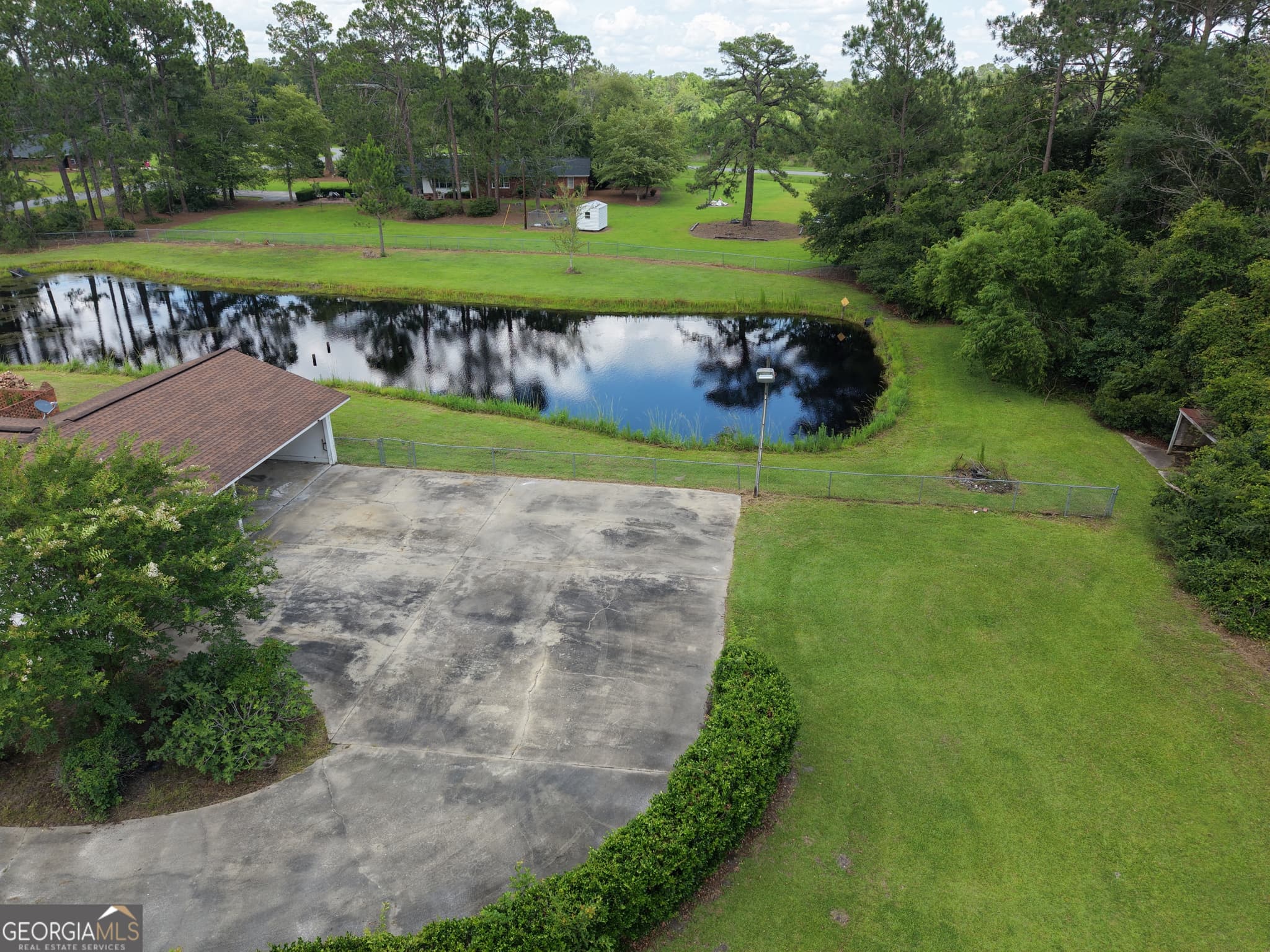 4 bedroom, 4 bathroom, 2,644 sq ft single family residence for sale at 338 Lakeview Drive, Baxley, GA 31513 — photo 8