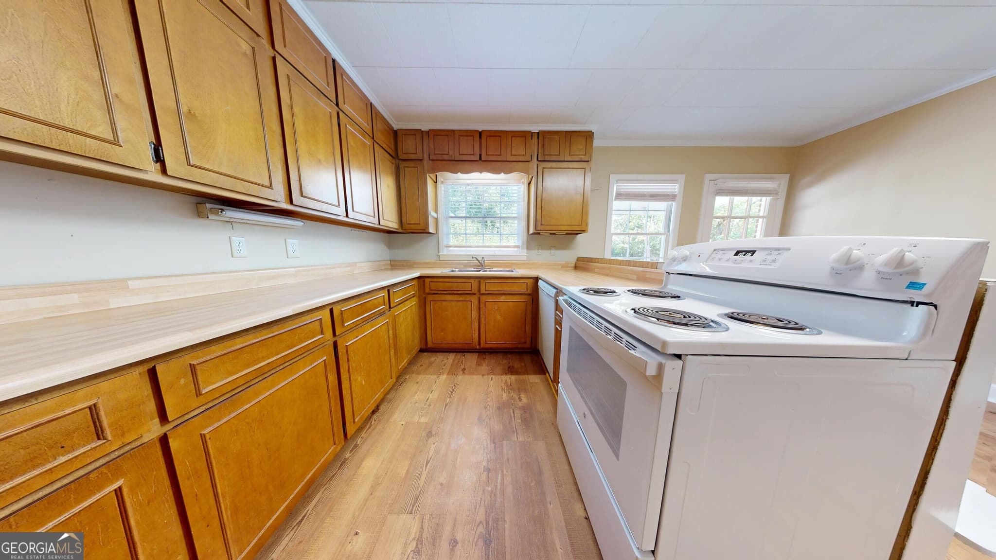 3 bedroom, 2 bathroom, 2,585 sq ft single family residence for sale at 634 W Main Street, Swainsboro, GA 30401 — photo 8