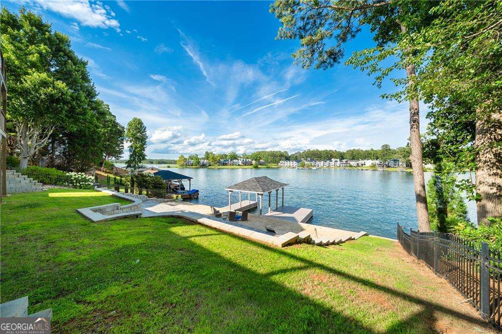 4 bedroom, 4.5 bathroom, 4,247 sq ft single family residence for sale at 9058 Woodlake Lane, Villa Rica, GA 30180 — photo 3