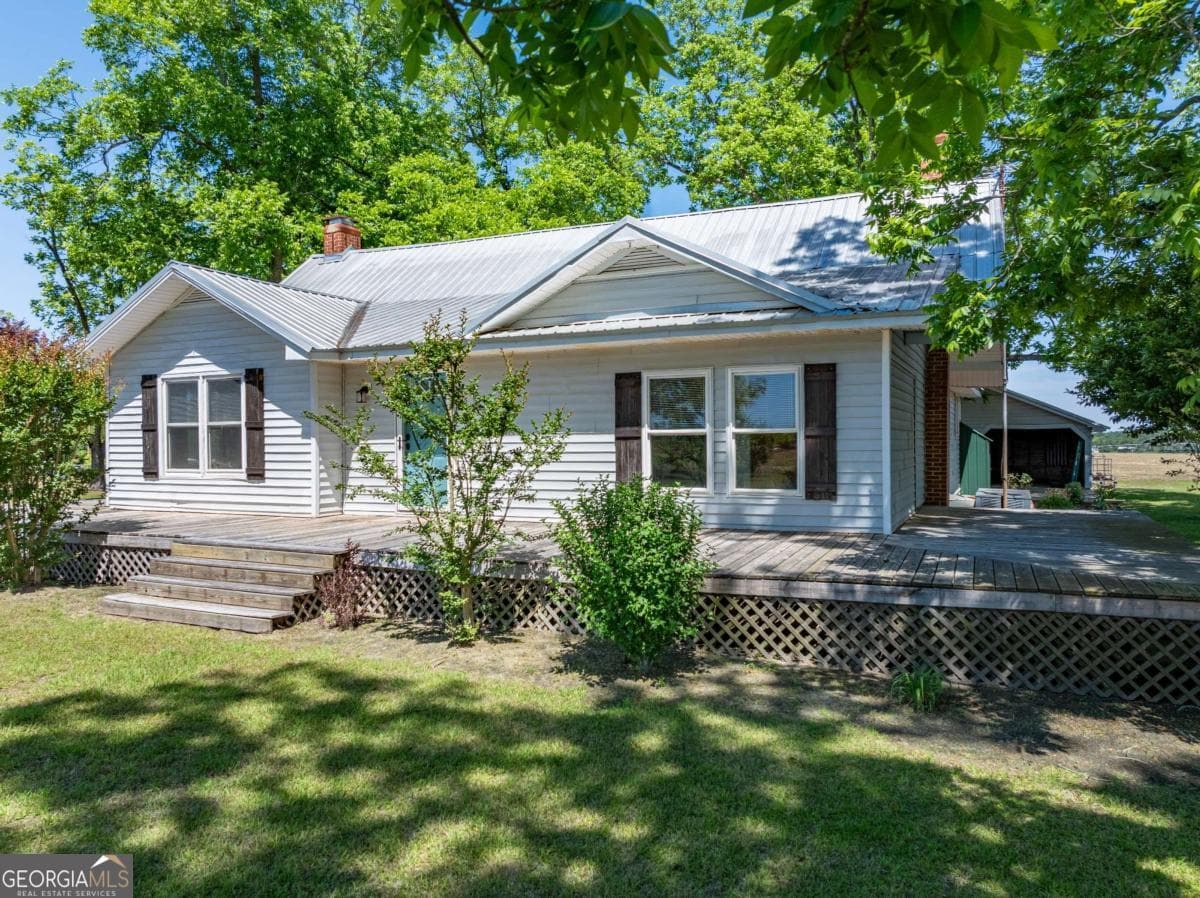3 bedroom, 2 bathroom, 2,002 sq ft single family residence sold at 1975 Russell Smith Road, Sycamore, GA 31790