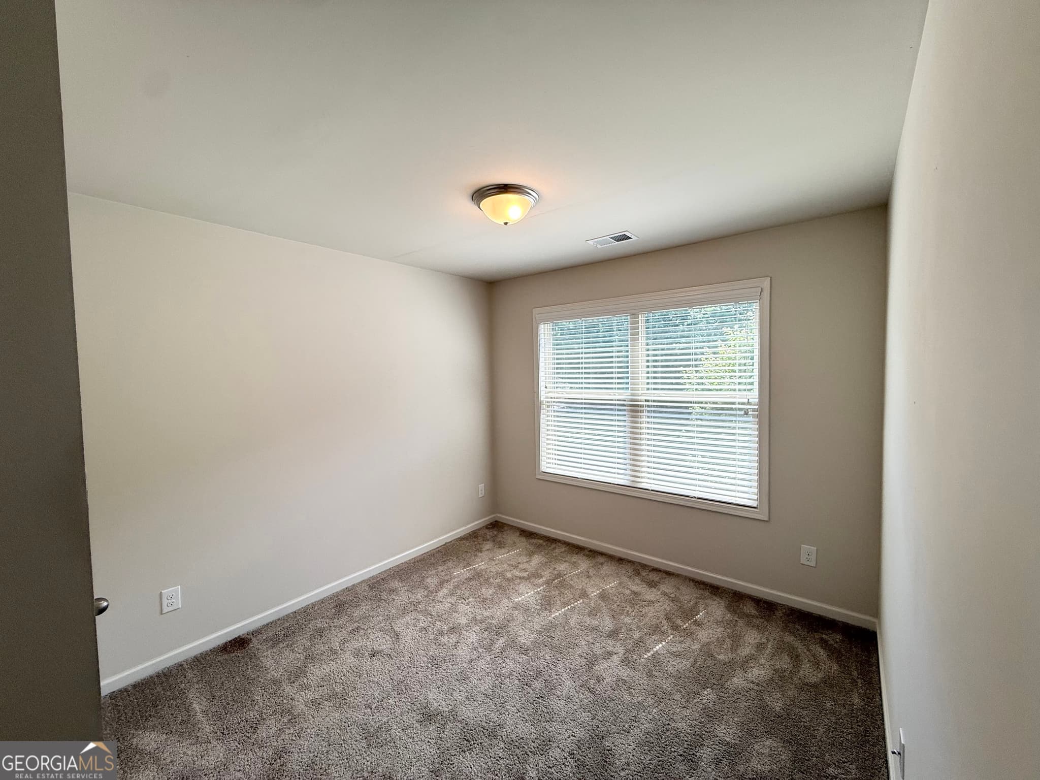 4 bedroom, 2.5 bathroom, 2,352 sq ft single family residence for sale at 255 Dublin Way, Dallas, GA 30132 — photo 7