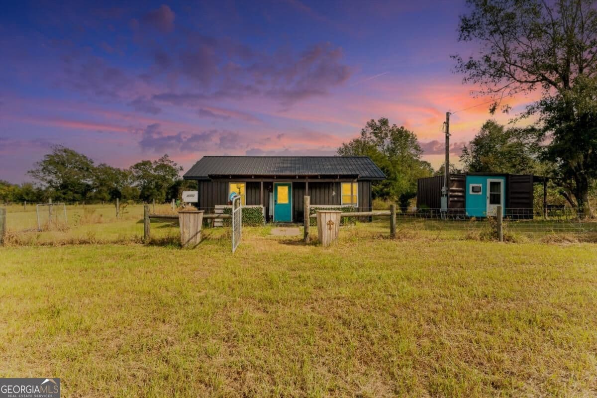 1 bedroom, 1 bathroom, 600 sq ft single family residence for sale at 1031 Scotts Store Road, Millen, GA 30442 — photo 2