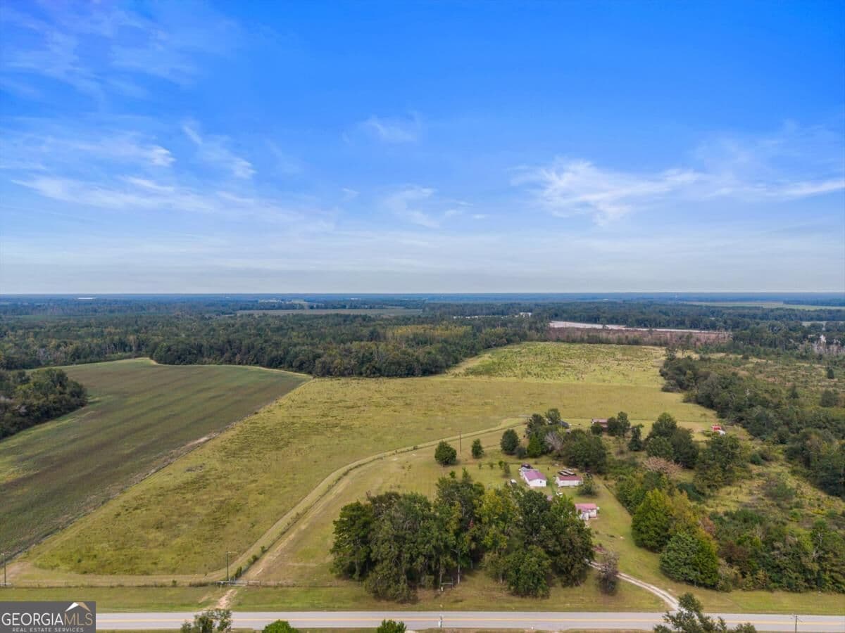 1 bedroom, 1 bathroom, 600 sq ft single family residence for sale at 1031 Scotts Store Road, Millen, GA 30442 — photo 4