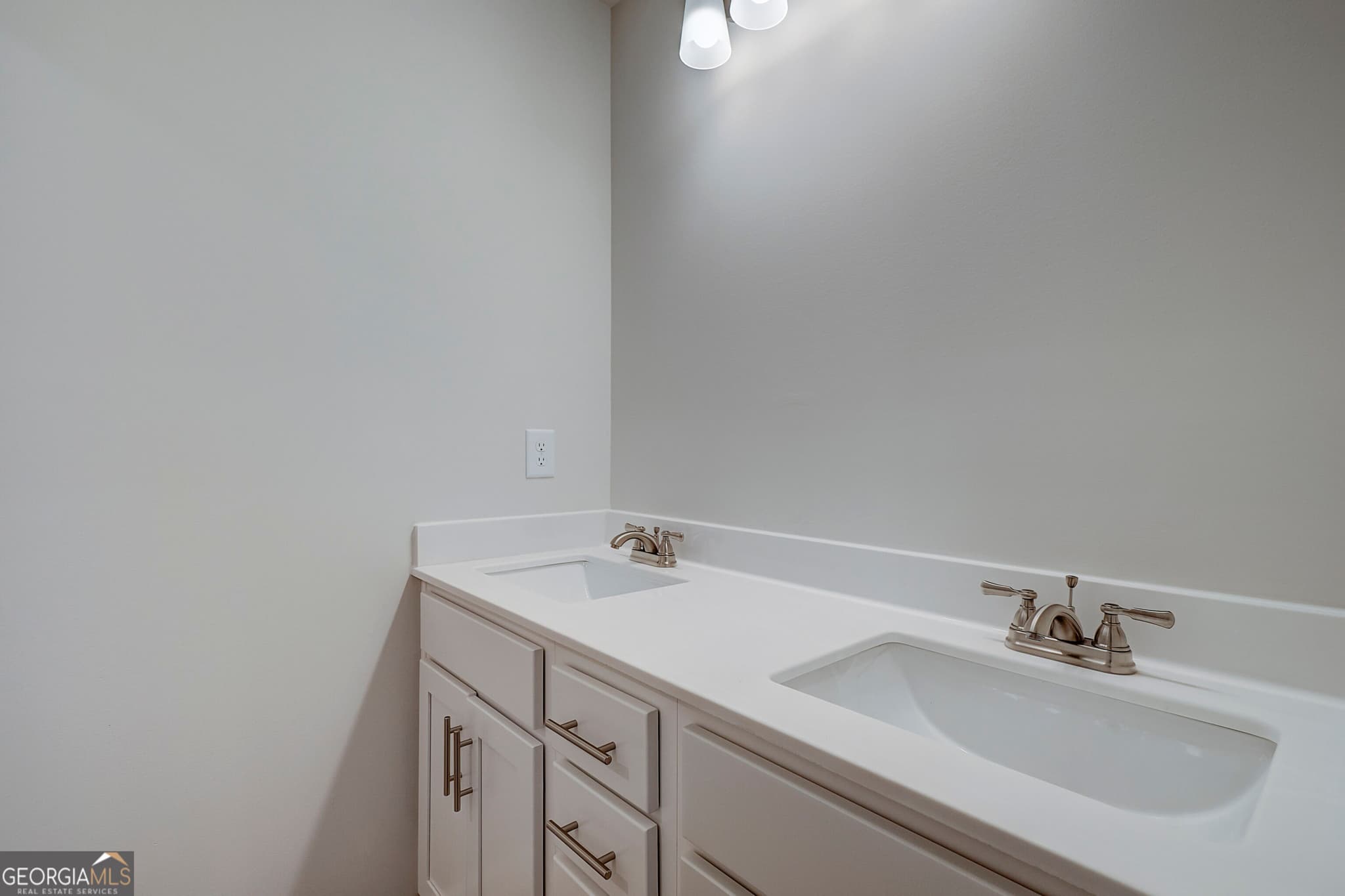 4 bedroom, 3 bathroom, 2,222 sq ft single family residence for sale at 646 Winding Rose Drive, Hoschton, GA 30548 — photo 6