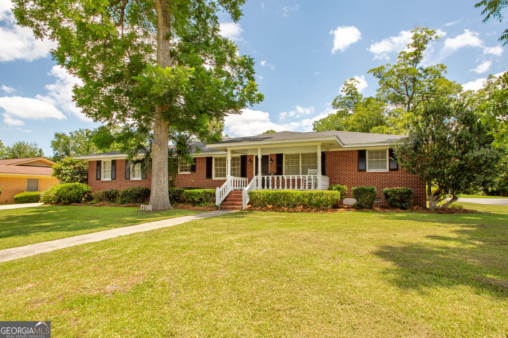 4 bedroom, 3 bathroom, 2,622 sq ft single family residence for sale at 1708 City Boulevard, Waycross, GA 31501 — photo 2