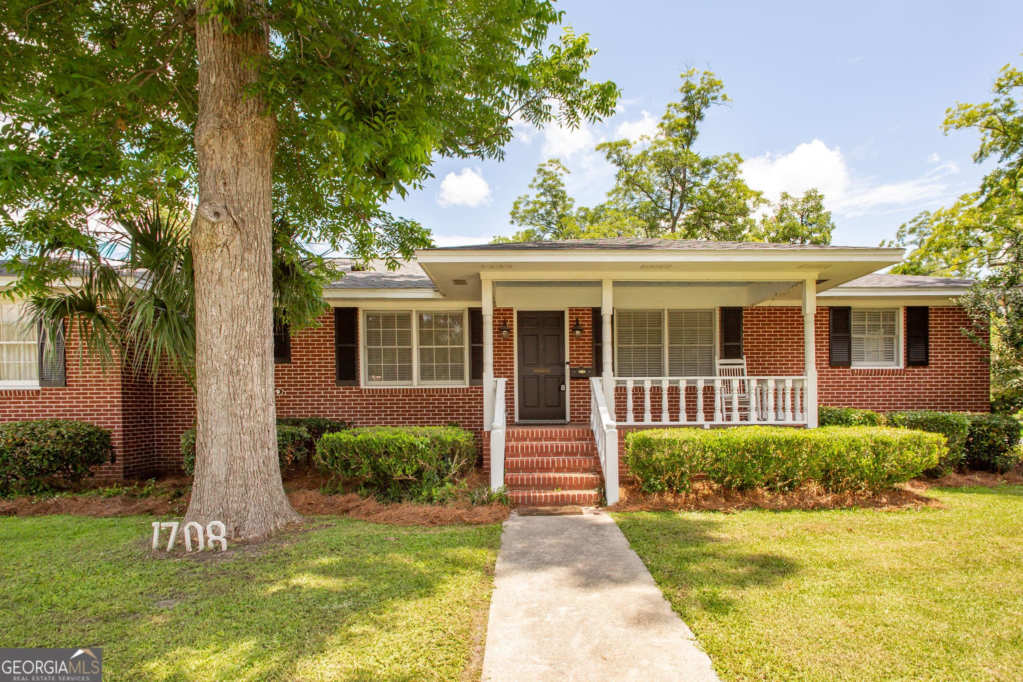 4 bedroom, 3 bathroom, 2,622 sq ft single family residence for sale at 1708 City Boulevard, Waycross, GA 31501 — photo 3
