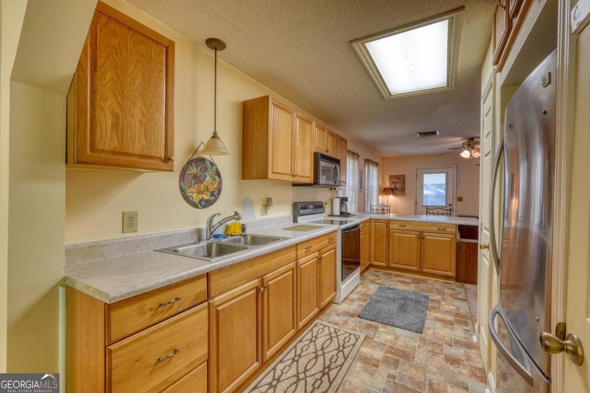 2 bedroom, 1.5 bathroom, 1,236 sq ft single family residence for sale at 224 Bonnie Lane, Blairsville, GA 30512 — photo 10