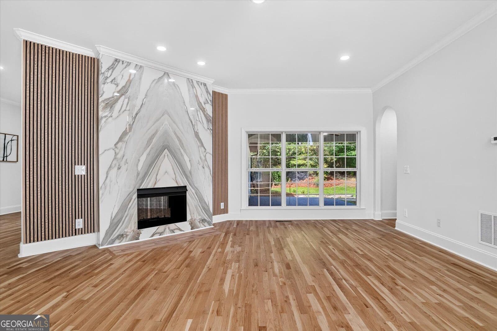 4 bedroom, 3.5 bathroom, 3,108 sq ft single family residence for sale at 141 Amicalola Way, Jonesboro, GA 30236 — photo 2