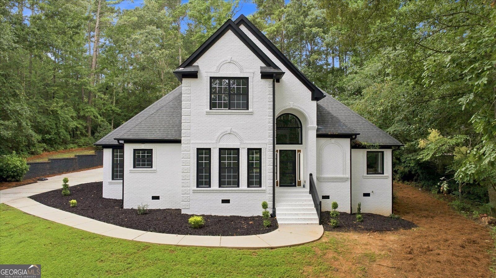 4 bedroom, 3.5 bathroom, 3,108 sq ft single family residence for sale at 141 Amicalola Way, Jonesboro, GA 30236 — photo 3
