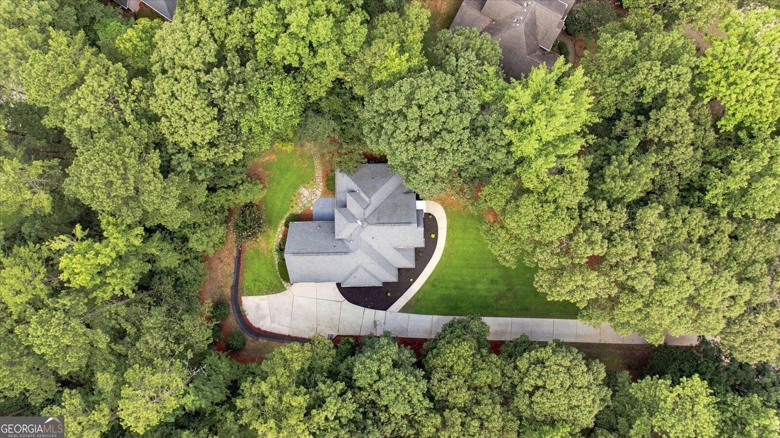 4 bedroom, 3.5 bathroom, 3,108 sq ft single family residence for sale at 141 Amicalola Way, Jonesboro, GA 30236 — photo 9