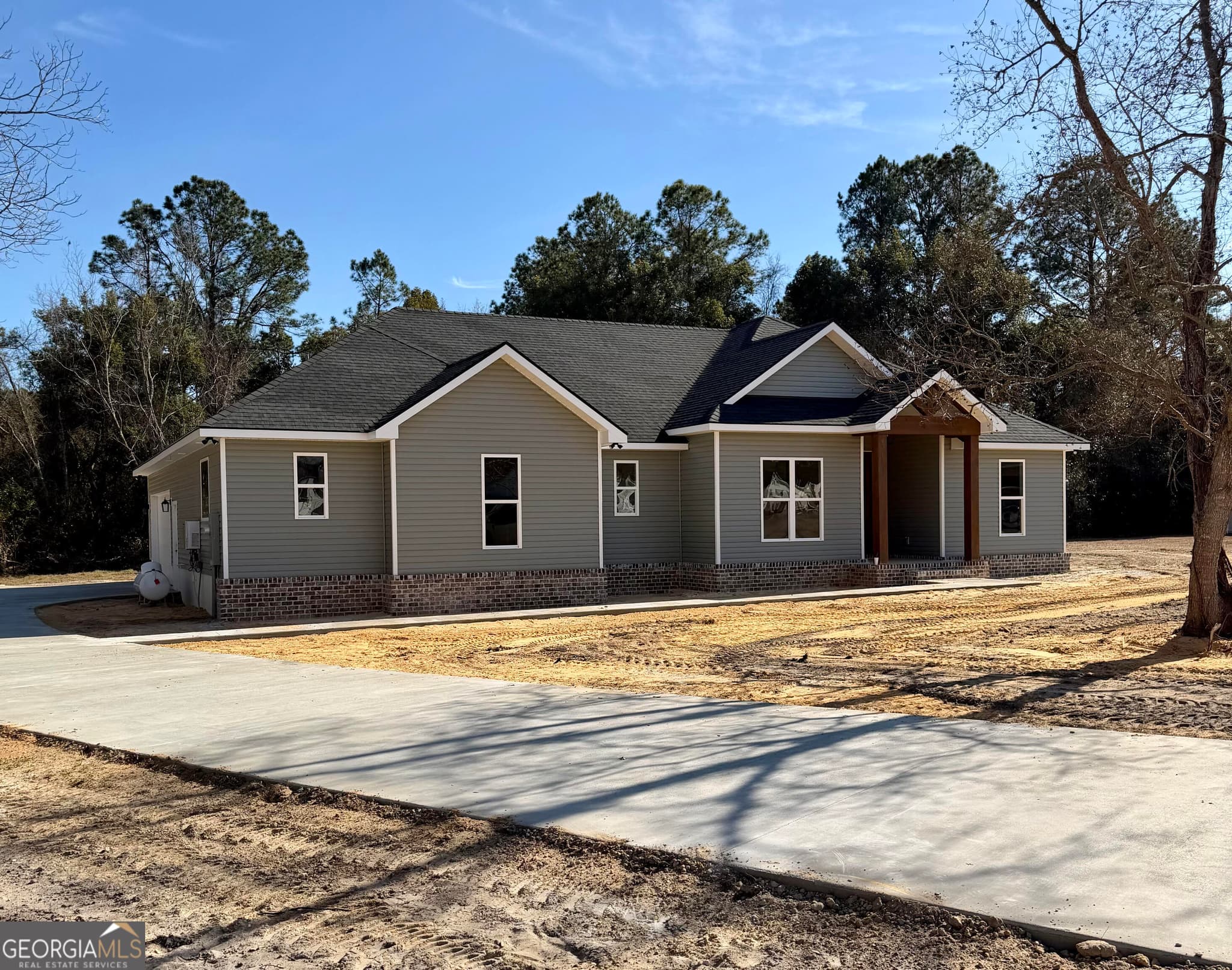 4 bedroom, 2.5 bathroom, 2,000 sq ft single family residence sold at 3809 Deer Run Drive, Blackshear, GA 31516
