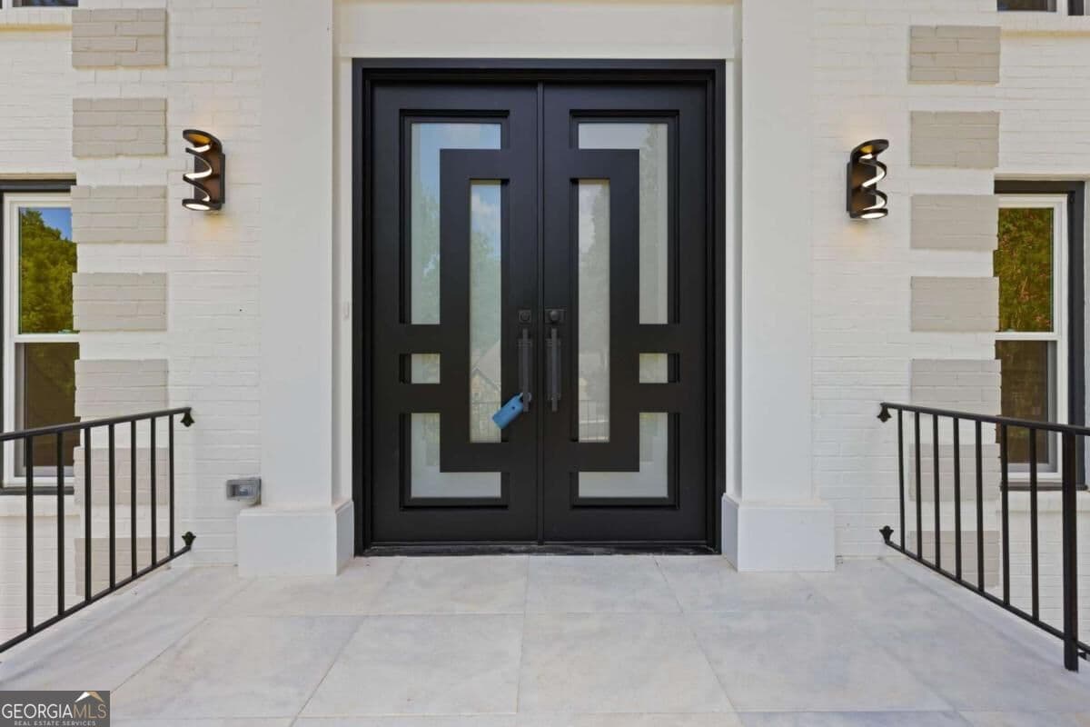 6 bedroom, 5.5 bathroom, 5,258 sq ft single family residence for sale at 762 Bedford Oaks Drive, Marietta, GA 30068 — photo 2