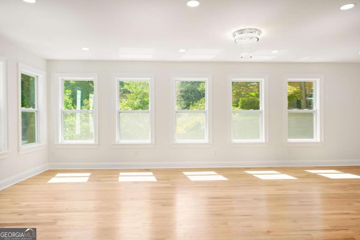 6 bedroom, 5.5 bathroom, 5,258 sq ft single family residence for sale at 762 Bedford Oaks Drive, Marietta, GA 30068 — photo 10