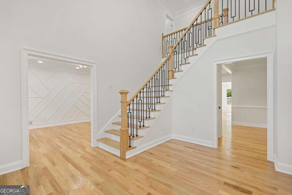 6 bedroom, 5.5 bathroom, 5,258 sq ft single family residence for sale at 762 Bedford Oaks Drive, Marietta, GA 30068 — photo 4