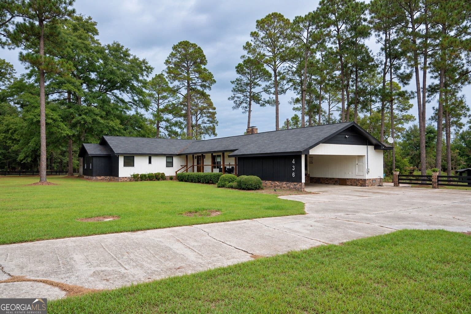 4 bedroom, 2 bathroom, 3,508 sq ft single family residence for sale at 436 Main Street, Milan, GA 31060 — photo 4
