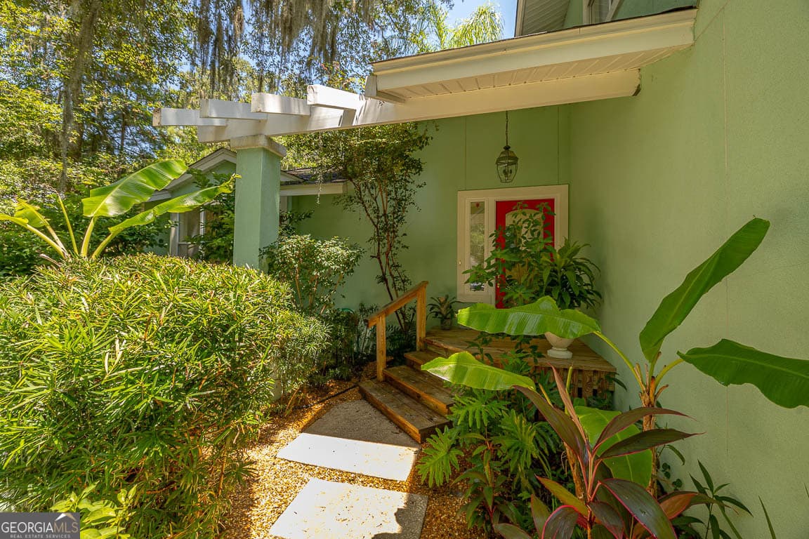 4 bedroom, 3 bathroom, 2,689 sq ft single family residence for sale at 123 Plemmons Drive, St. Simons, GA 31522 — photo 2