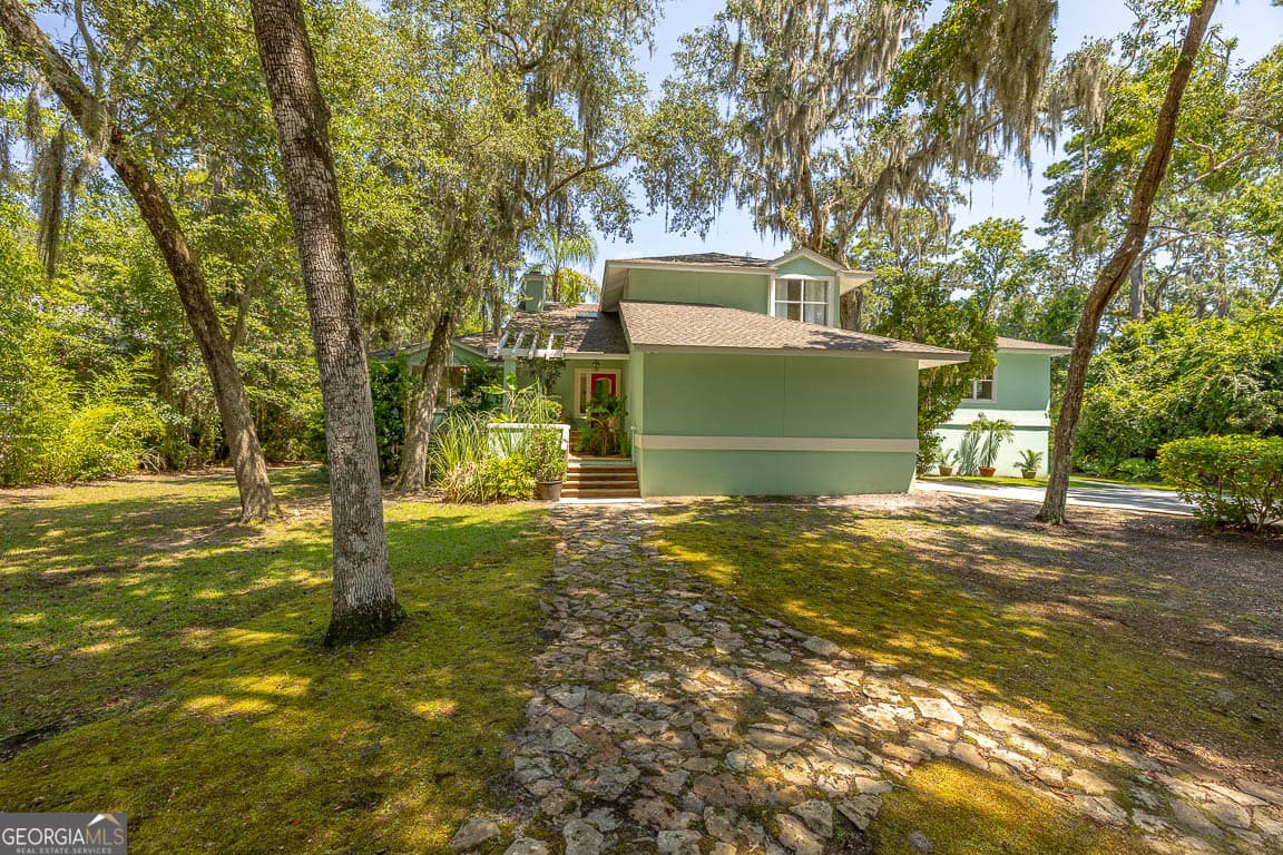 4 bedroom, 3 bathroom, 2,689 sq ft single family residence for sale at 123 Plemmons Drive, St. Simons, GA 31522 — photo 3