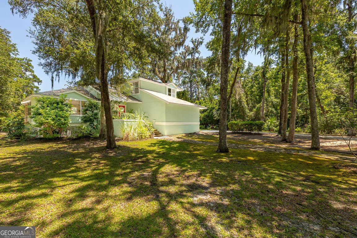 4 bedroom, 3 bathroom, 2,689 sq ft single family residence for sale at 123 Plemmons Drive, St. Simons, GA 31522 — photo 9