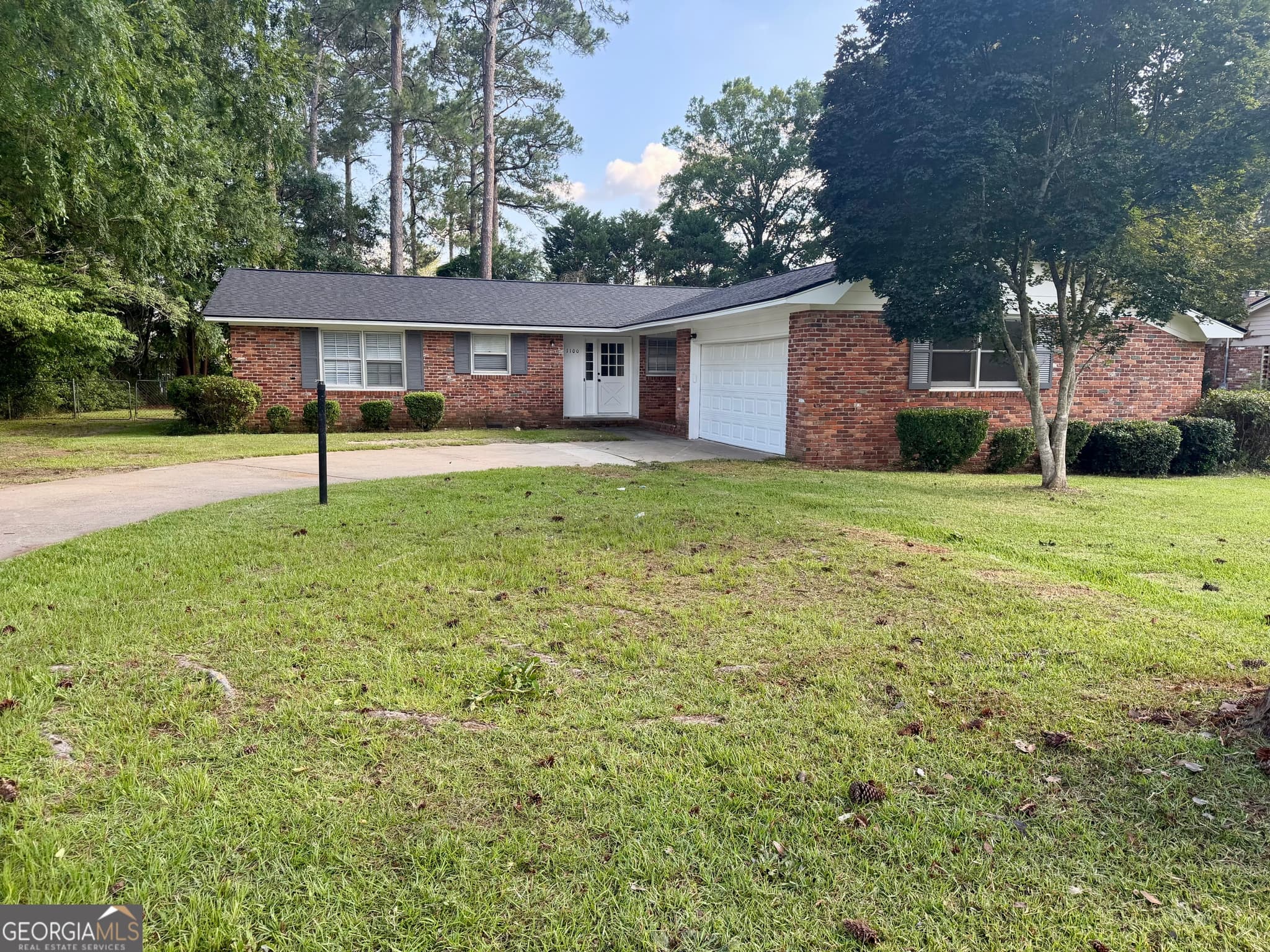 3 bedroom, 2 bathroom, 1,512 sq ft single family residence for sale at 1100 Pineneedle Drive, Perry, GA 31069 — photo 2