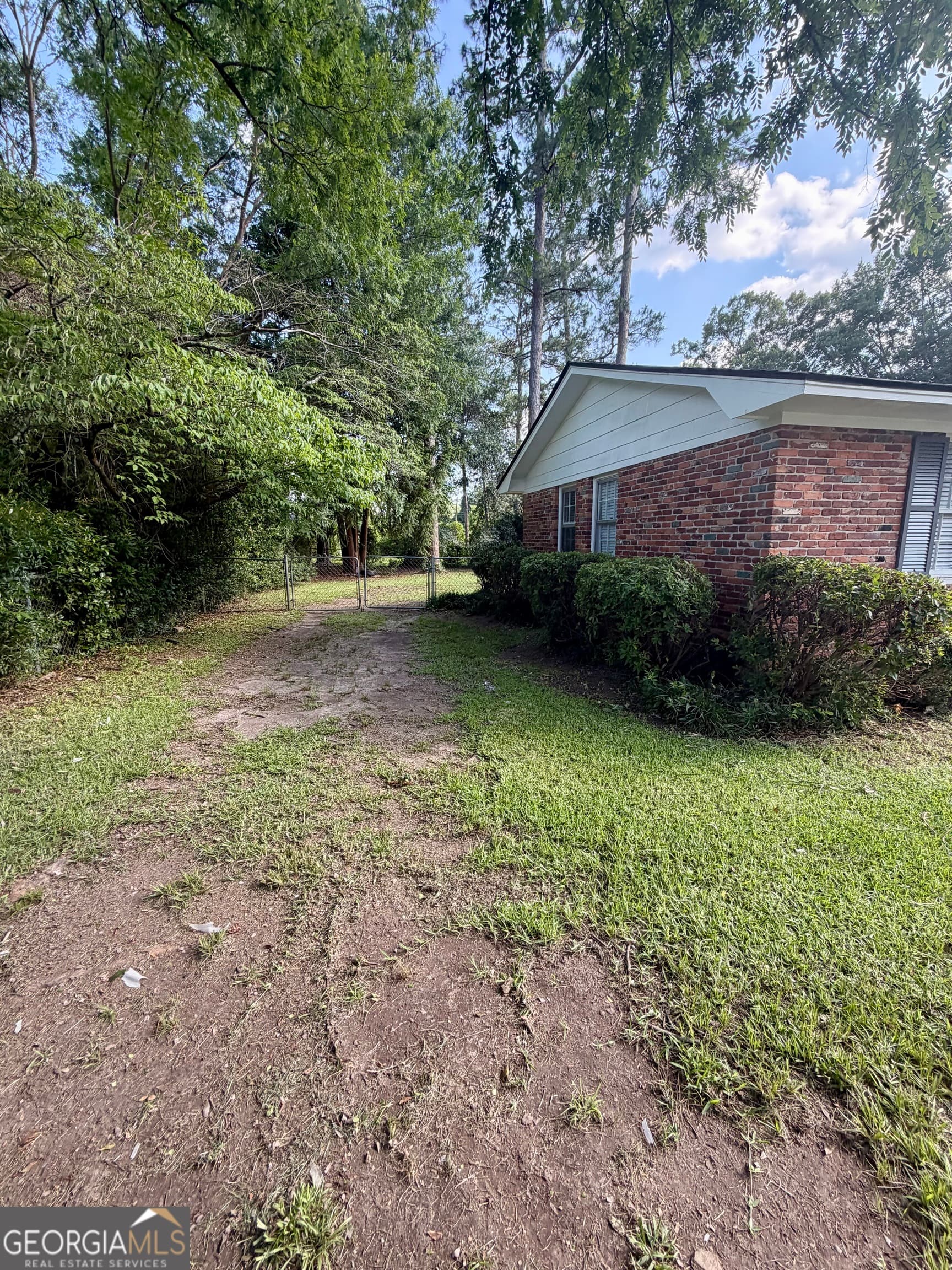 3 bedroom, 2 bathroom, 1,512 sq ft single family residence for sale at 1100 Pineneedle Drive, Perry, GA 31069 — photo 7