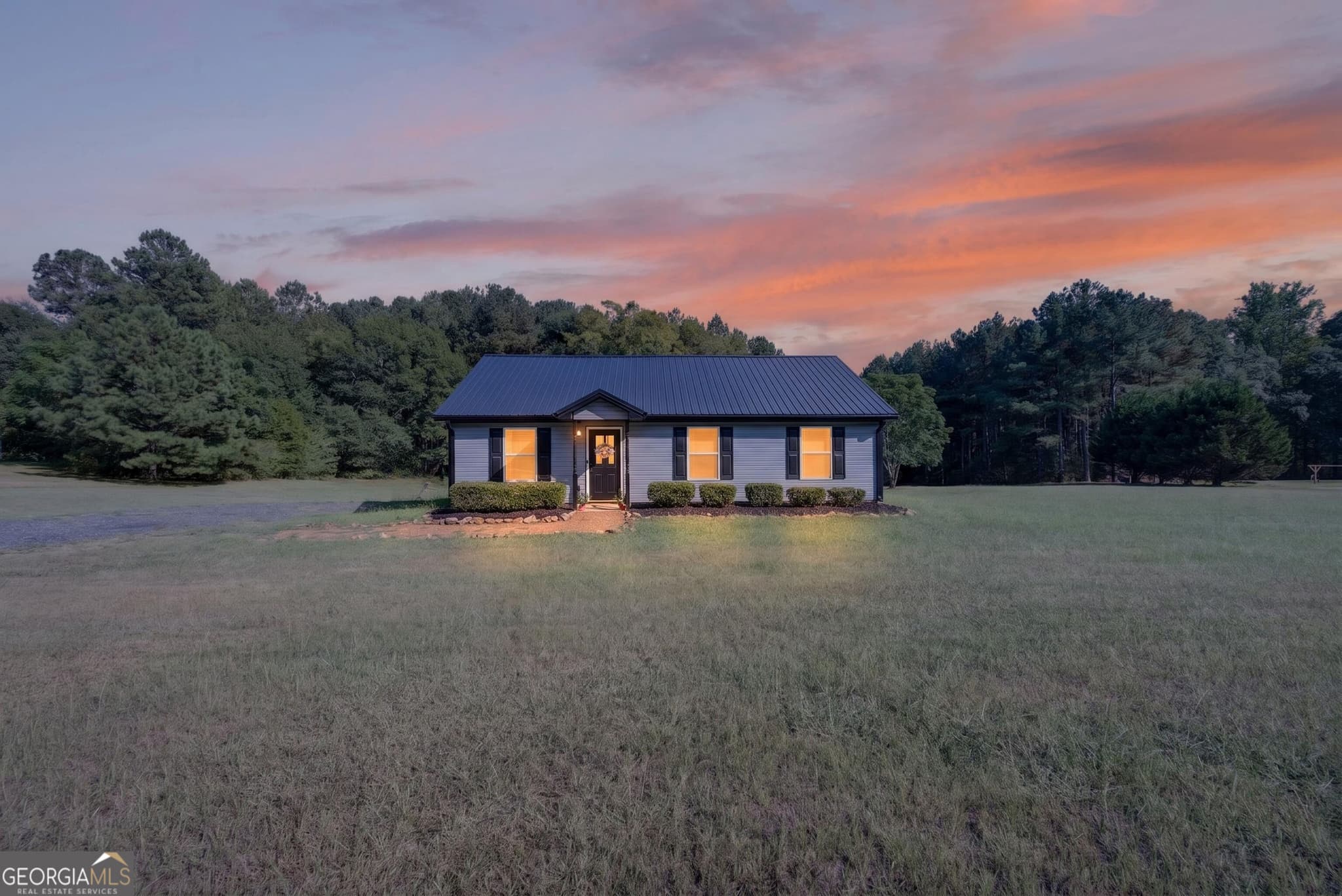3 bedroom, 2 bathroom, 1,200 sq ft single family residence for sale at 1300 Hill Street, Comer, GA 30629 — photo 2
