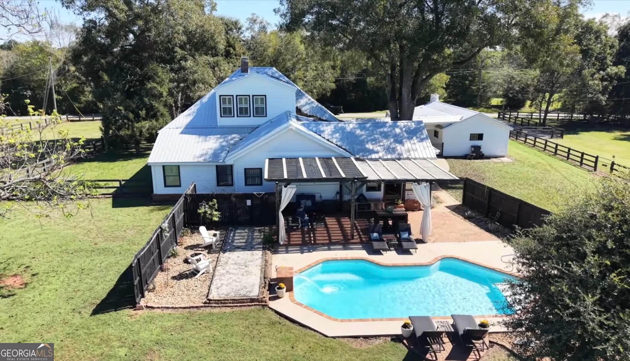4 bedroom, 3.5 bathroom, 2,886 sq ft single family residence for sale at 10540 Estes Road, Macon, GA 31210 — photo 4