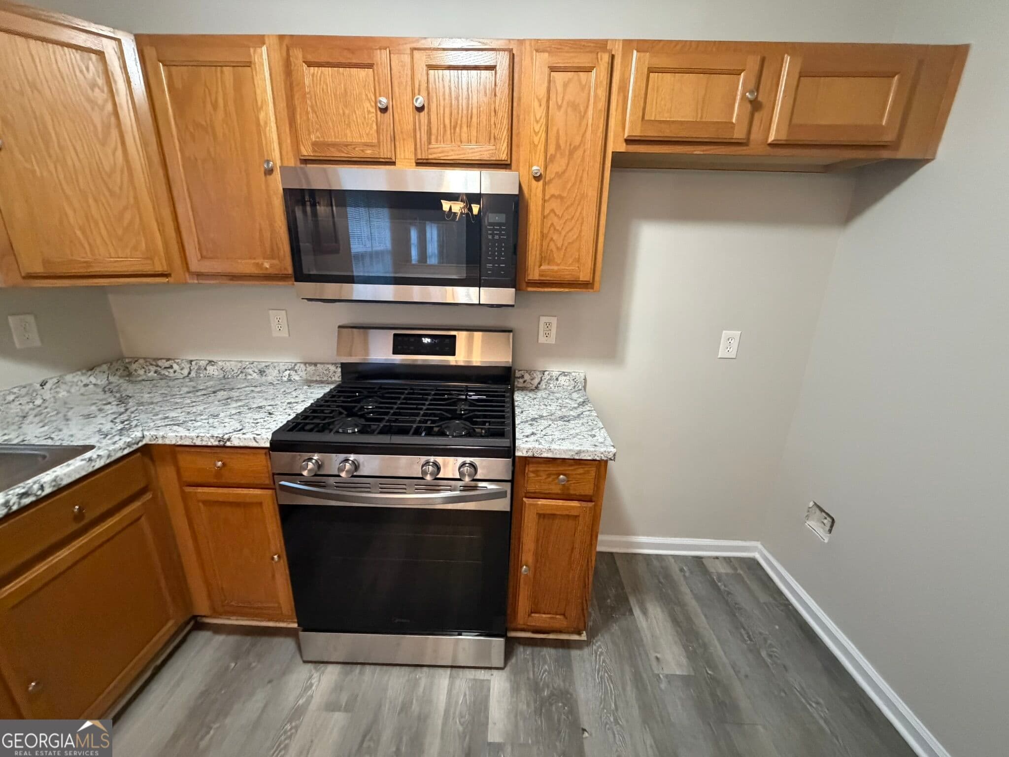 3 bedroom, 2.5 bathroom, 1,685 sq ft single family residence for sale at 85 Kirkland Court, Covington, GA 30016 — photo 6