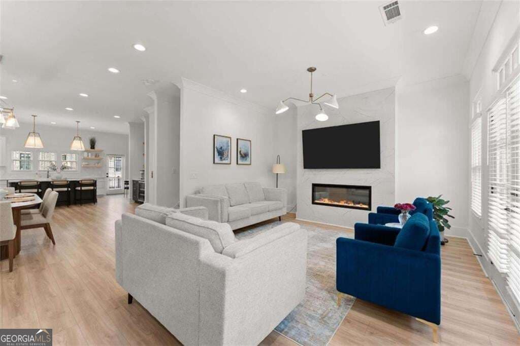 4 bedroom, 4.5 bathroom, 3,152 sq ft townhouse for sale at 338 SUGARVIEW Road, Sugar Hill, GA 30518 — photo 2