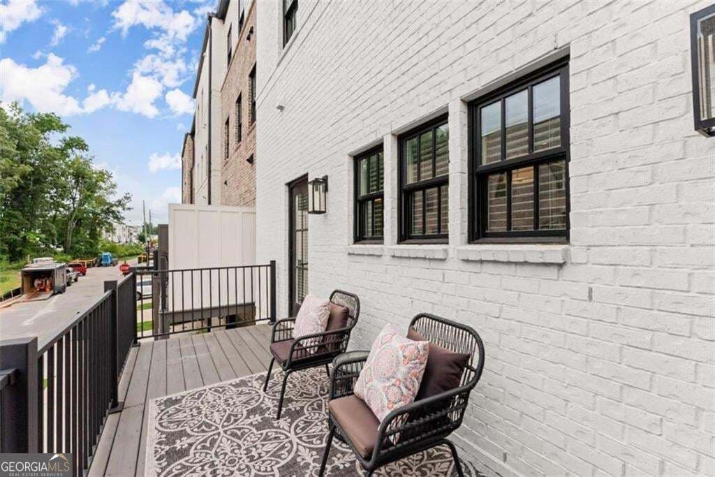 4 bedroom, 4.5 bathroom, 3,152 sq ft townhouse for sale at 338 SUGARVIEW Road, Sugar Hill, GA 30518 — photo 10