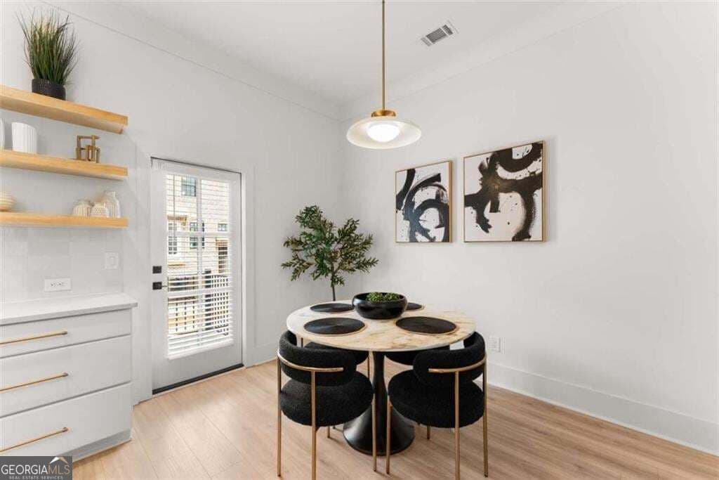 4 bedroom, 4.5 bathroom, 3,152 sq ft townhouse for sale at 338 SUGARVIEW Road, Sugar Hill, GA 30518 — photo 8