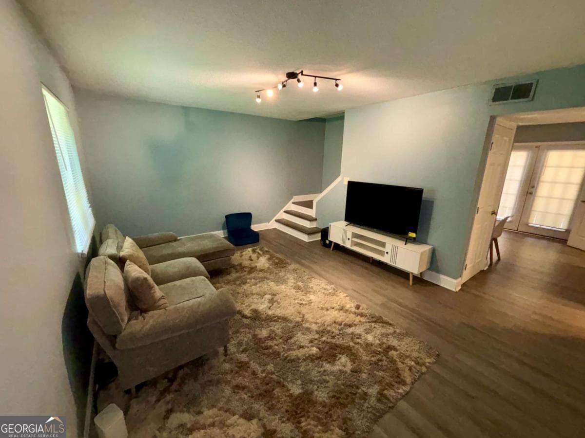 3 bedroom, 2 bathroom, 1,134 sq ft condominium for sale at 13 Peyton Place, Atlanta, GA 30311 — photo 3