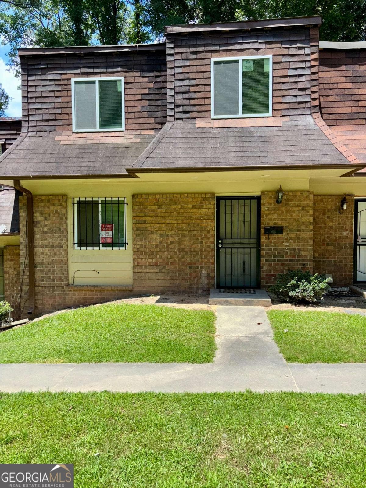 3 bedroom, 2 bathroom, 1,134 sq ft condominium for sale at 13 Peyton Place, Atlanta, GA 30311 — photo 1 of 23